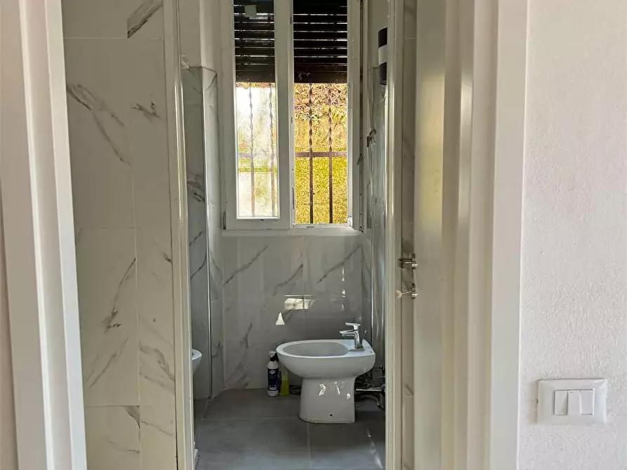 Immagine 40 di Bilocale in affitto  in Via Bellinzona 239 a Como