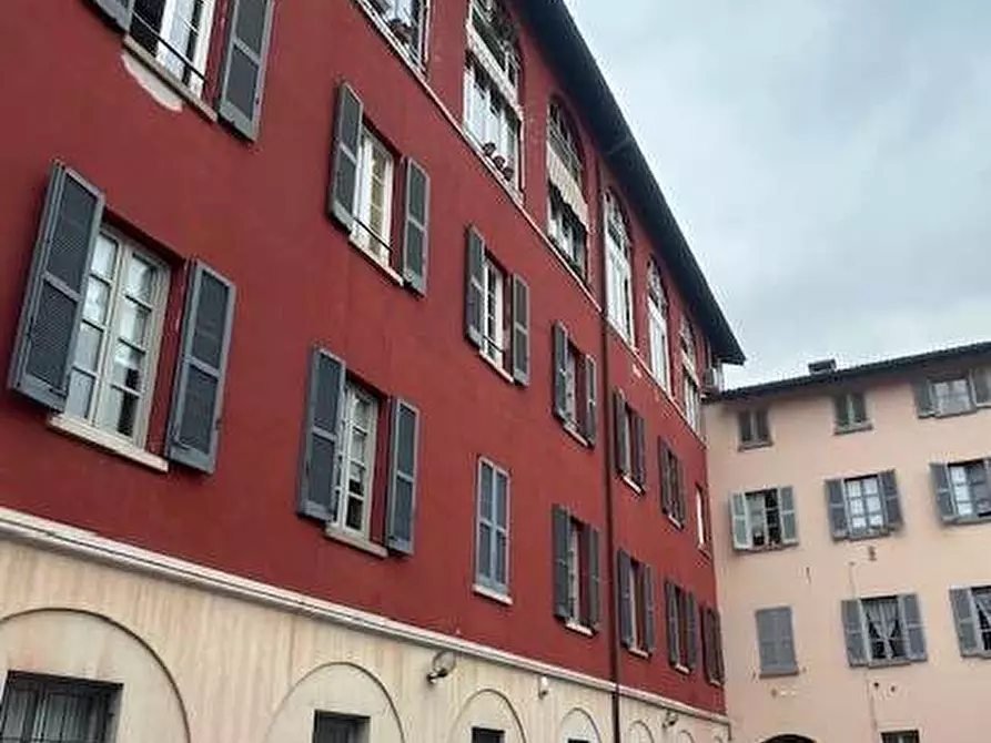 Immagine 19 di Appartamento in vendita  in Via Milano 36 a Como