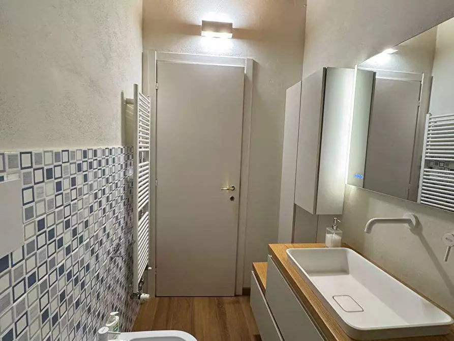 Immagine 15 di Appartamento in affitto  in Via Milano  181 a Como