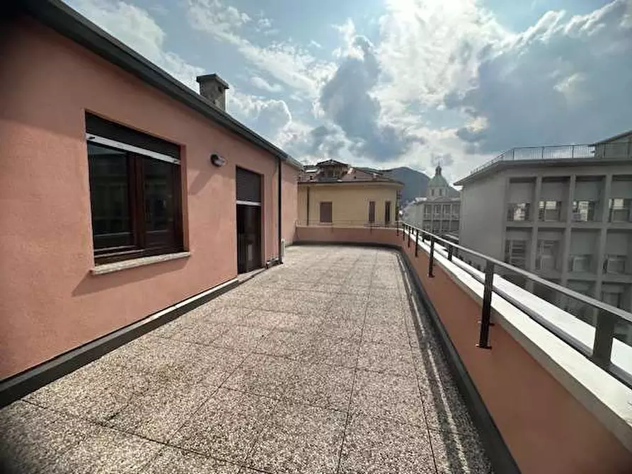 Immagine 2 di Appartamento in affitto  in Via Lega Insurrezionale 3 a Como