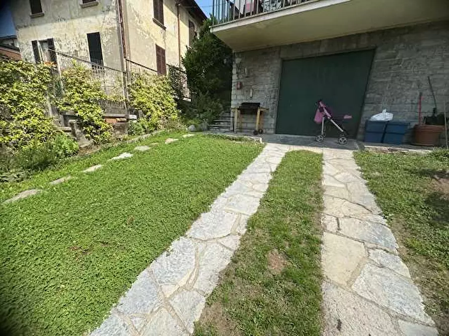 Immagine 4 di Appartamento in vendita  in Via Giustizia e Libertà  a Como