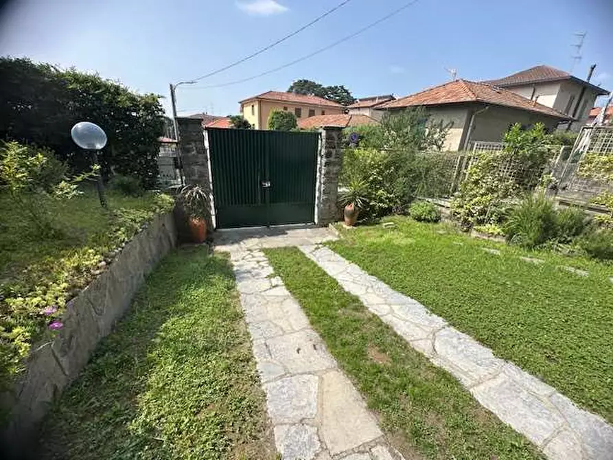 Immagine 21 di Appartamento in vendita  in Via Giustizia e Libertà  a Como