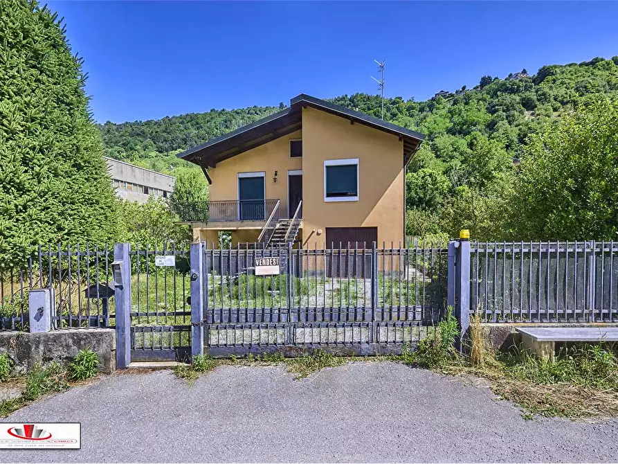 Immagine 3 di Villa in vendita  in Via Giovanni Battista Avignone  15 a Como