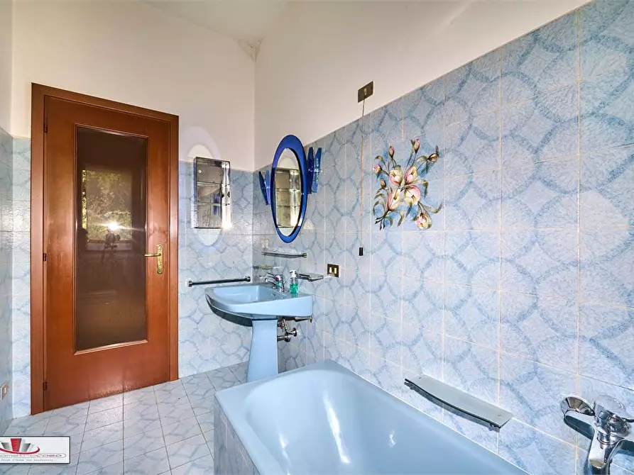 Immagine 24 di Villa in vendita  in Via Giovanni Battista Avignone  15 a Como