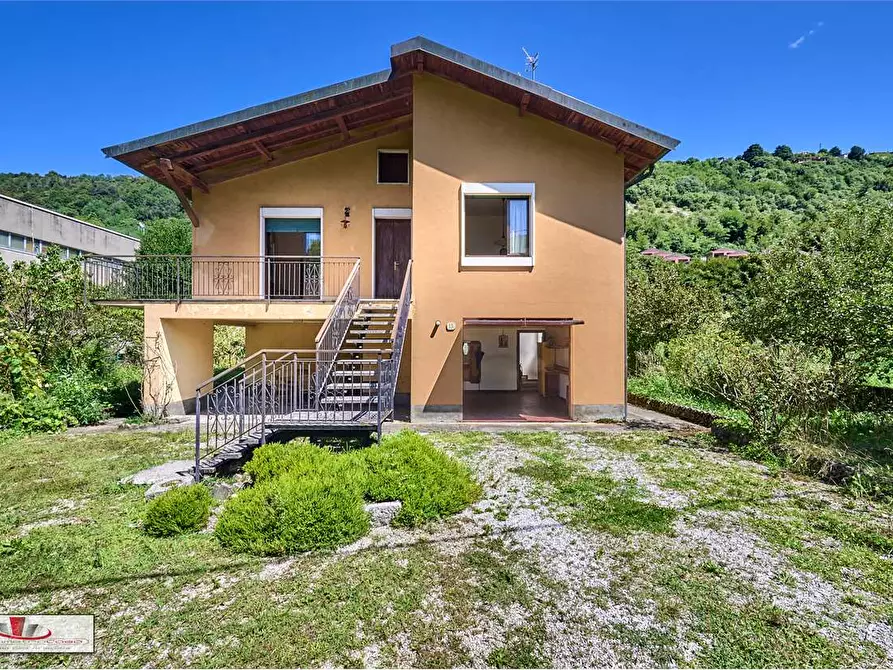 Immagine 2 di Villa in vendita  in Via Giovanni Battista Avignone  15 a Como