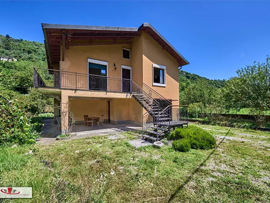 Immagine 1 di Villa in vendita  in Via Giovanni Battista Avignone  15 a Como