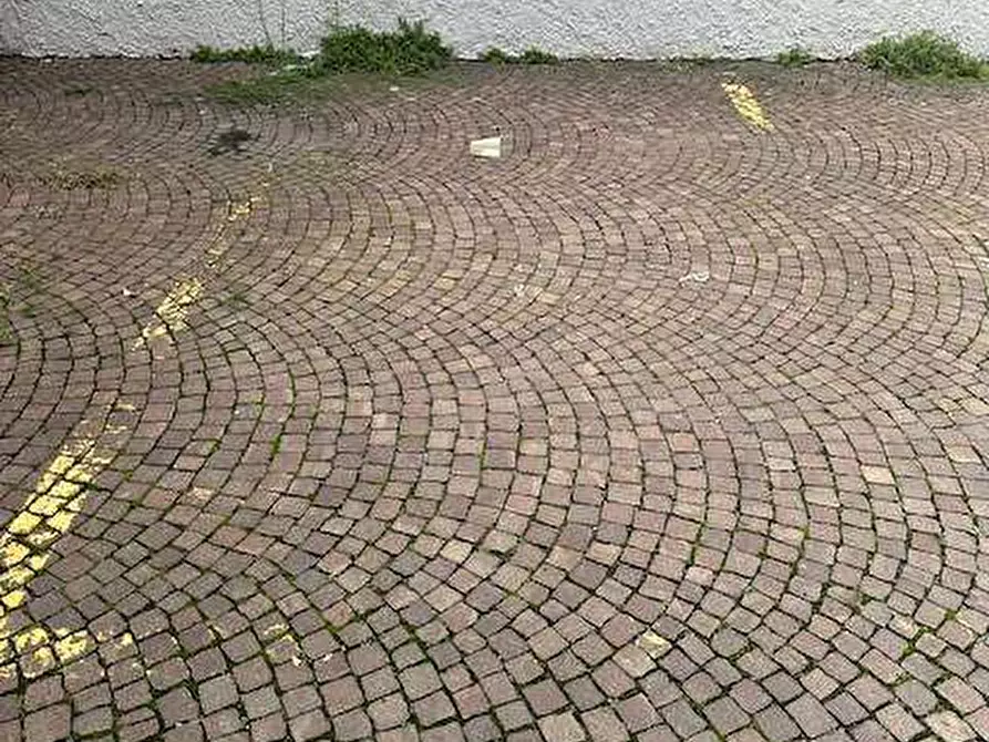 Immagine 21 di Appartamento in affitto  in Via Cadorna 11 a Como