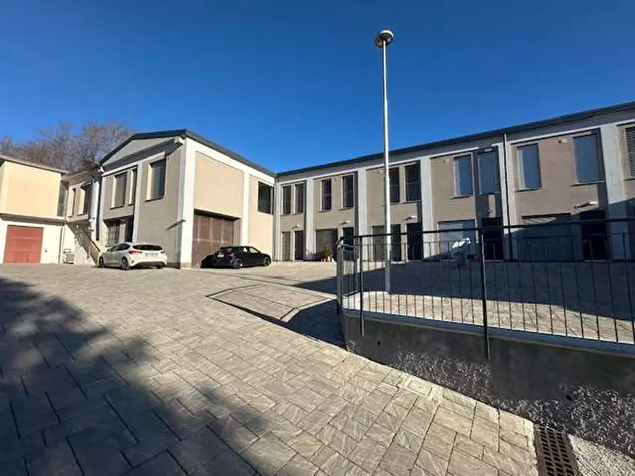 Immagine 17 di Appartamento in vendita  in Via Volta 12 a Uggiate-Trevano