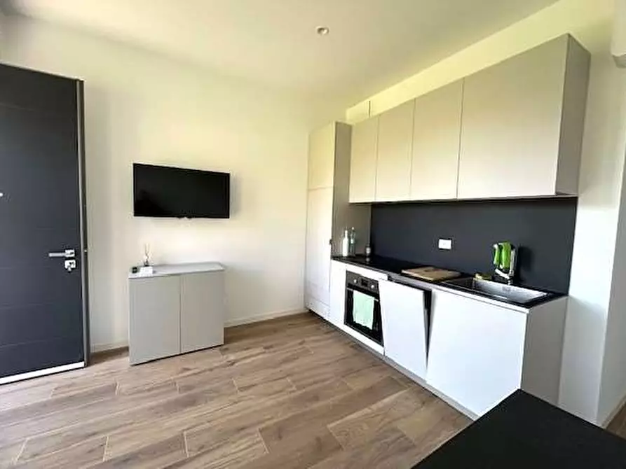 Immagine 3 di Appartamento in vendita  in Via Volta 12 a Uggiate-Trevano