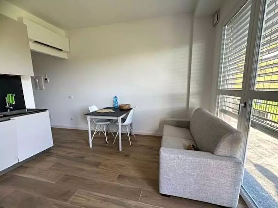 Immagine 4 di Appartamento in vendita  in Via Volta 12 a Uggiate-Trevano