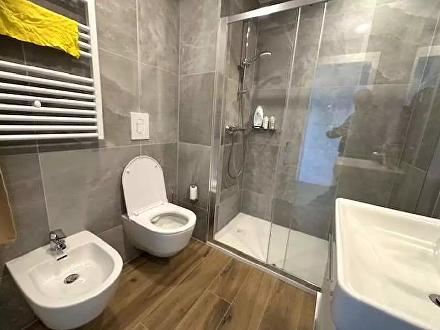 Immagine 8 di Appartamento in vendita  in Via Volta 12 a Uggiate-Trevano