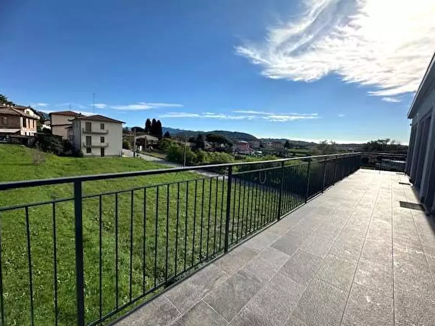 Immagine 11 di Appartamento in vendita  in Via Volta 12 a Uggiate-Trevano