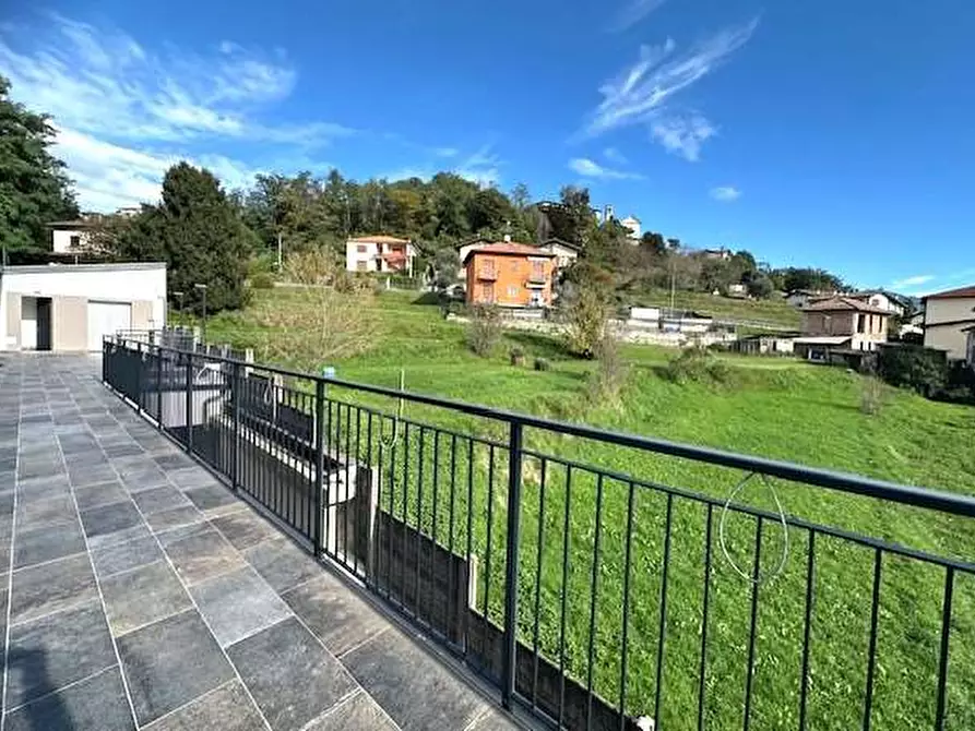 Immagine 12 di Appartamento in vendita  in Via Volta 12 a Uggiate-Trevano