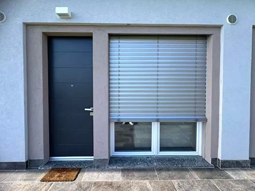 Immagine 13 di Appartamento in vendita  in Via Volta 12 a Uggiate-Trevano