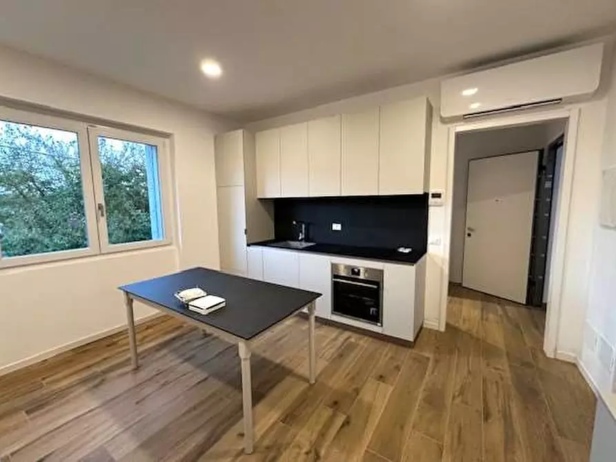 Immagine 3 di Appartamento in vendita  in Via Volta 12 a Uggiate-Trevano