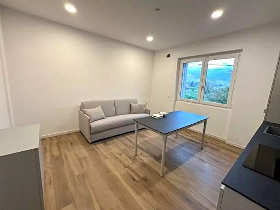 Immagine 6 di Appartamento in vendita  in Via Volta 12 a Uggiate-Trevano