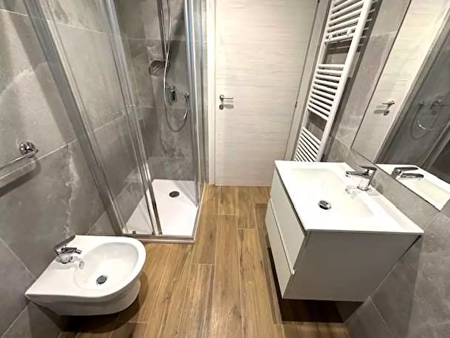 Immagine 13 di Appartamento in vendita  in Via Volta 12 a Uggiate-Trevano