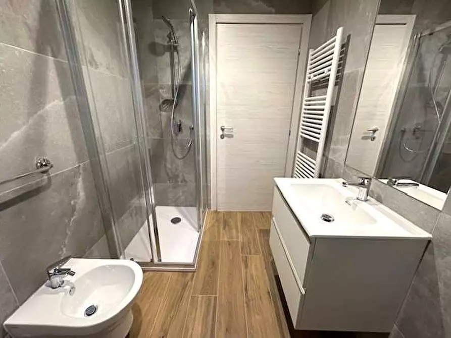 Immagine 11 di Appartamento in vendita  in Via Volta 12 a Uggiate-Trevano