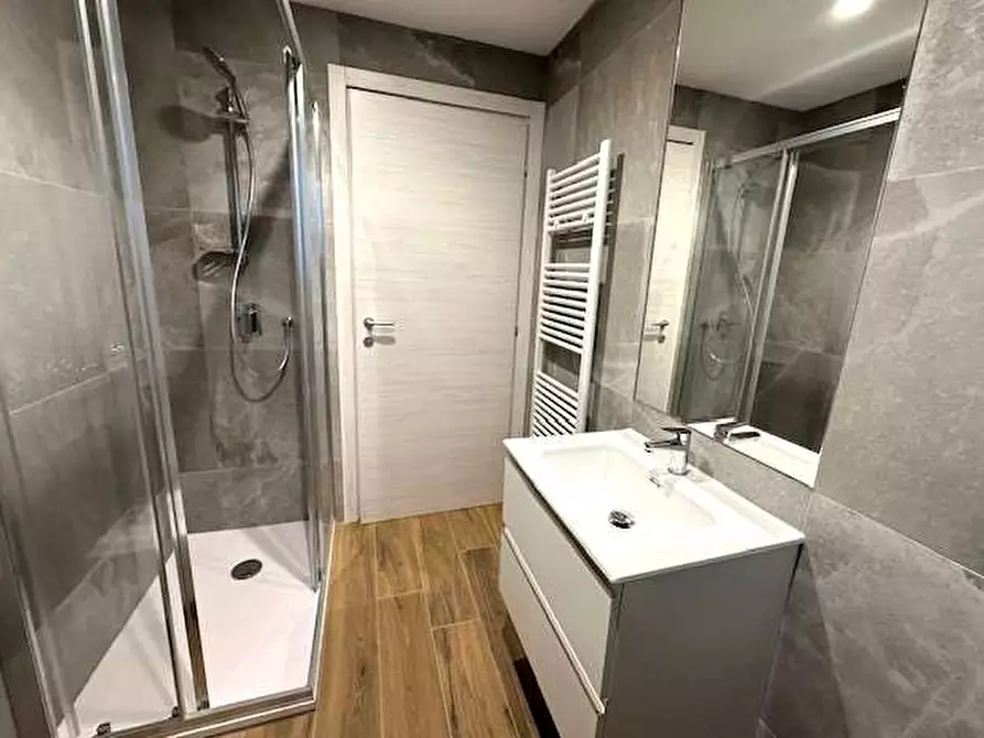 Immagine 12 di Appartamento in vendita  in Via Volta 12 a Uggiate-Trevano