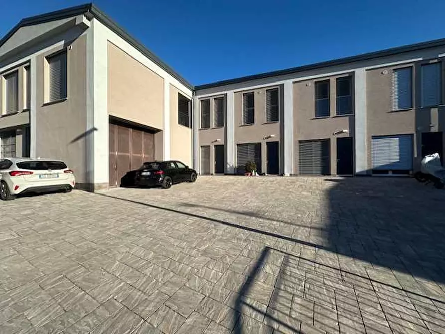 Immagine 17 di Appartamento in vendita  in Via Volta 12 a Uggiate-Trevano