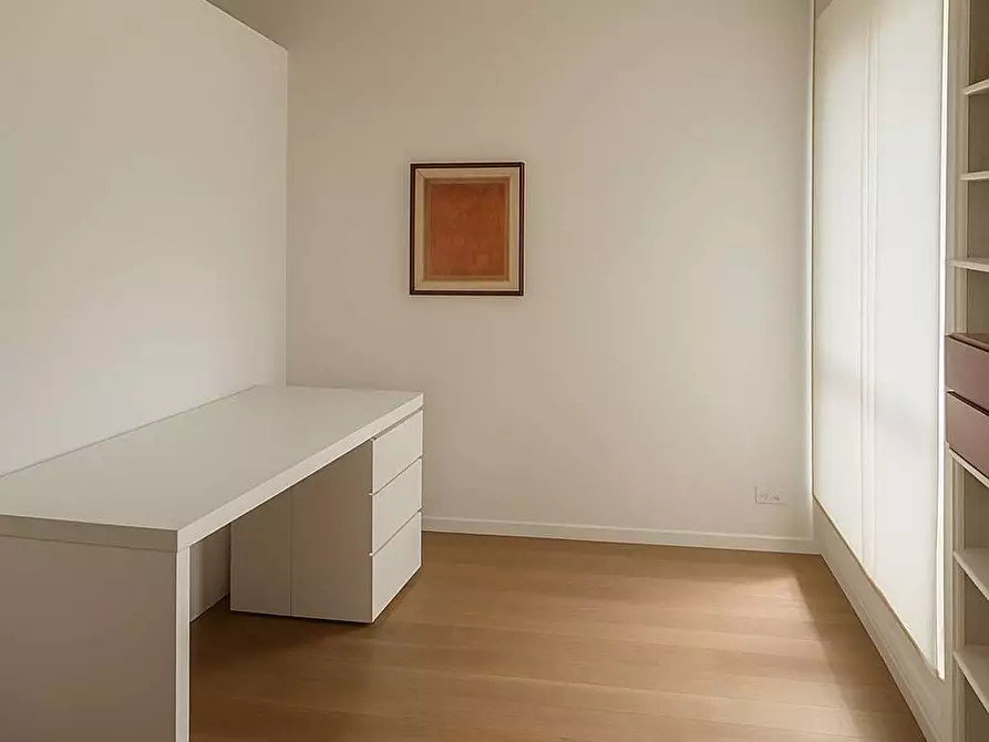 Immagine 14 di Appartamento in vendita  in Via Tommaso Grossi 32/A a Como