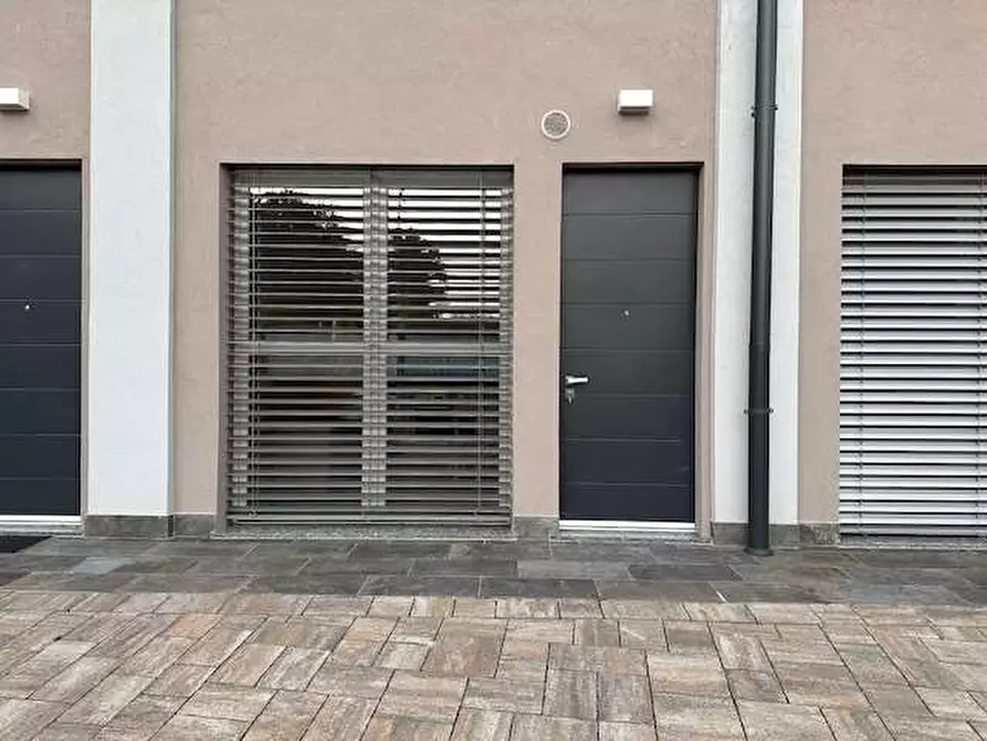 Immagine 19 di Appartamento in vendita  in Via Volta 12 a Uggiate-Trevano