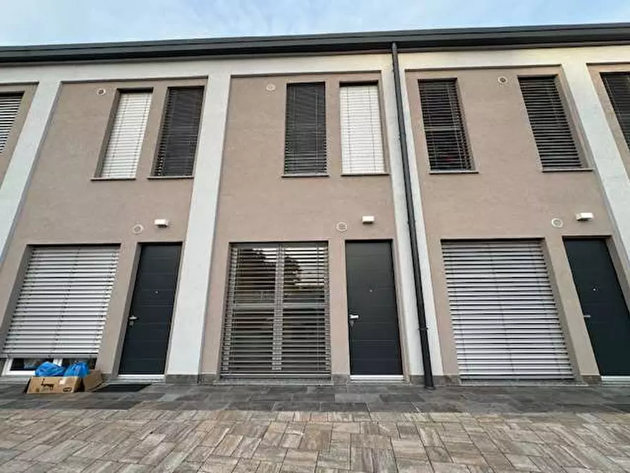 Immagine 18 di Appartamento in vendita  in Via Volta 12 a Uggiate-Trevano