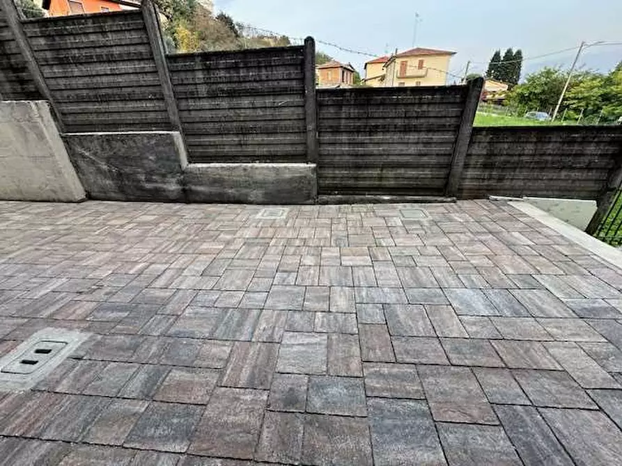 Immagine 17 di Appartamento in vendita  in Via Volta 12 a Uggiate-Trevano