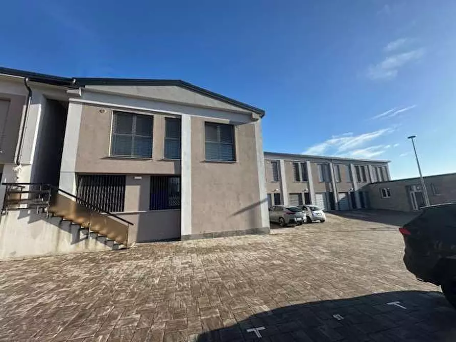 Immagine 21 di Appartamento in vendita  in Via Volta 12 a Uggiate-Trevano