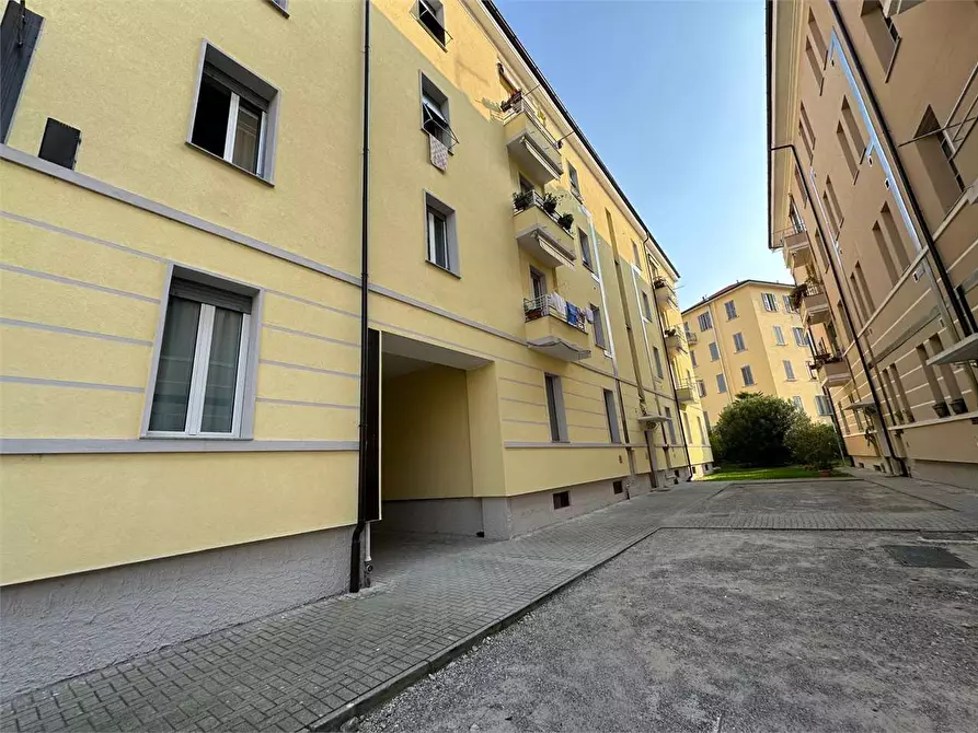 Immagine 14 di Trilocale in vendita  in Via Anzani 16 a Como