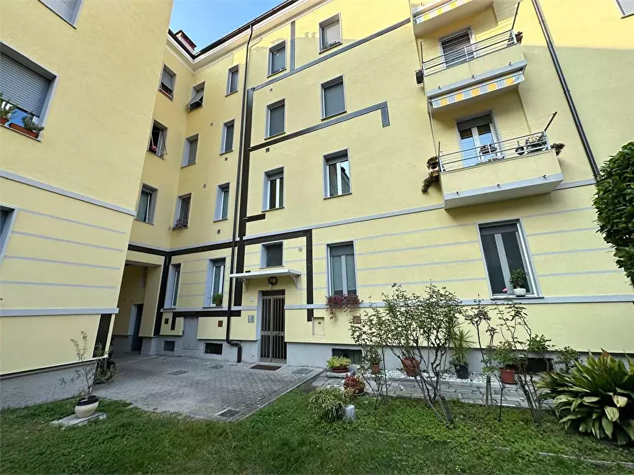 Immagine 17 di Trilocale in vendita  in Via Anzani 16 a Como