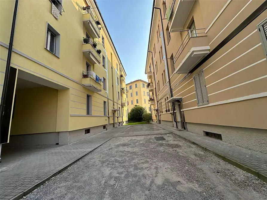 Immagine 22 di Trilocale in vendita  in Via Anzani 16 a Como
