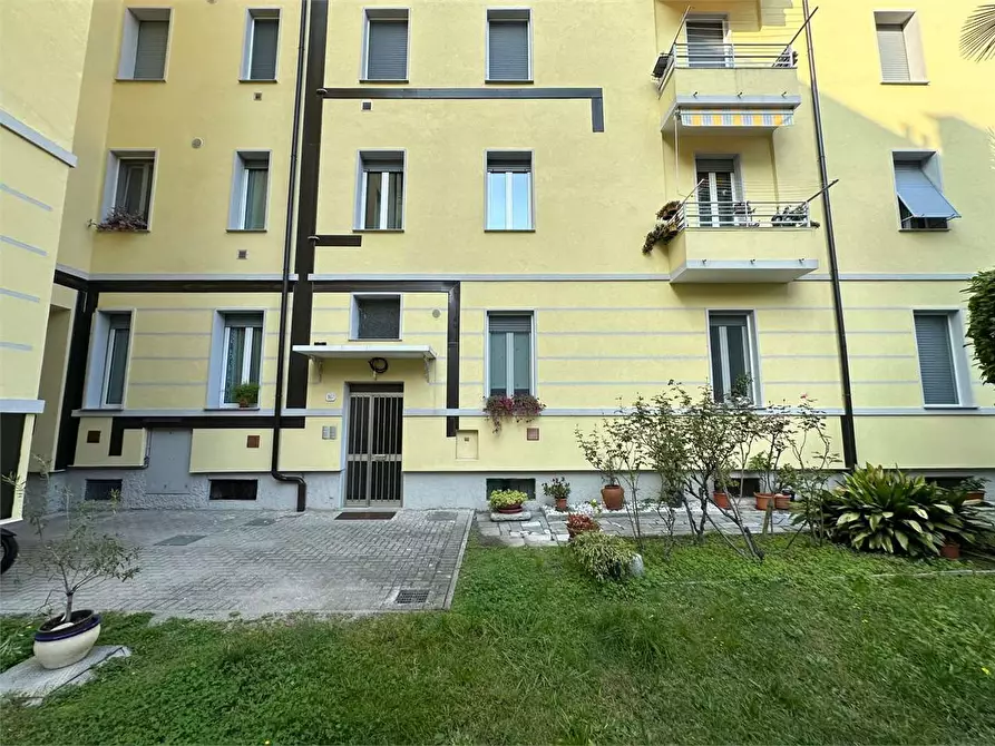 Immagine 21 di Trilocale in vendita  in Via Anzani 16 a Como