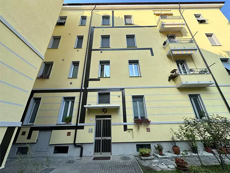 Immagine 26 di Trilocale in vendita  in Via Anzani 16 a Como