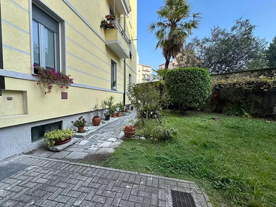 Immagine 13 di Trilocale in vendita  in Via Anzani 16 a Como