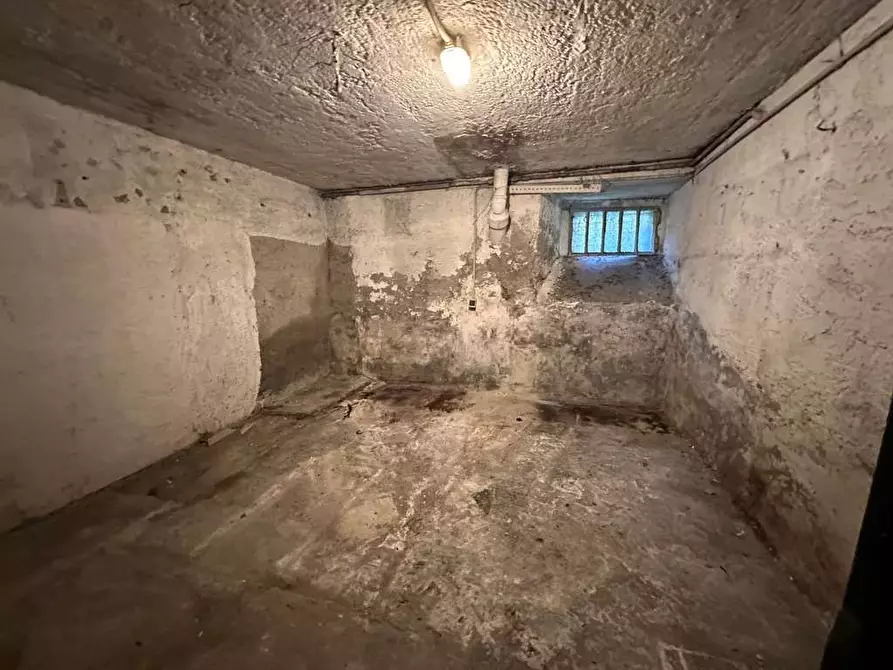 Immagine 12 di Trilocale in vendita  in Via Anzani 16 a Como