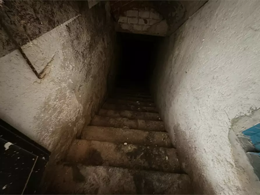 Immagine 14 di Negozio in vendita  in Via Varesina 47 a Como