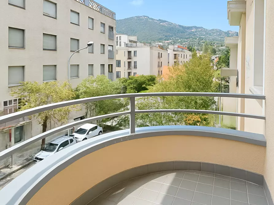 Immagine 13 di Appartamento in vendita  in Via Mentana 17 a Como