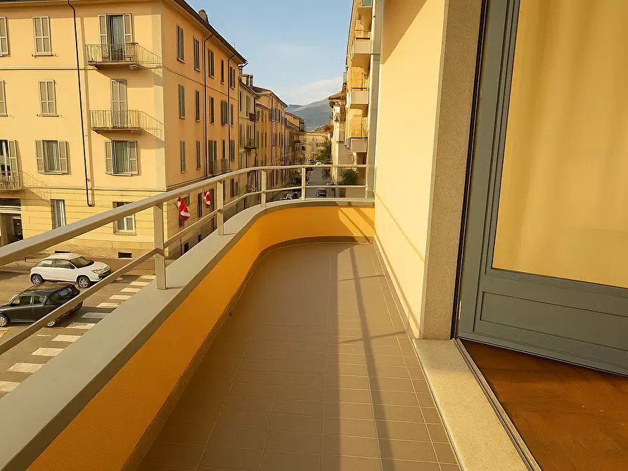 Immagine 12 di Appartamento in vendita  in Via Mentana 17 a Como