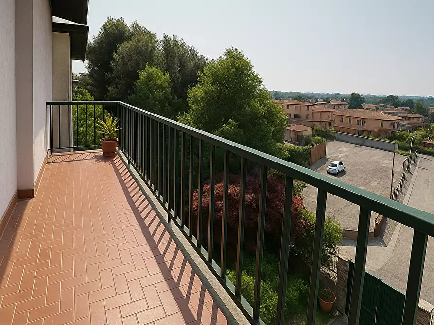 Immagine 14 di Appartamento in vendita  in Via Giustizia e Libertà  a Como