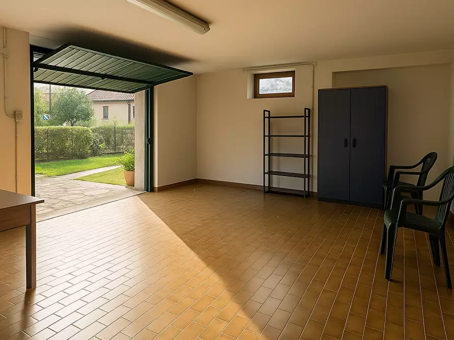 Immagine 18 di Appartamento in vendita  in Via Giustizia e Libertà  a Como