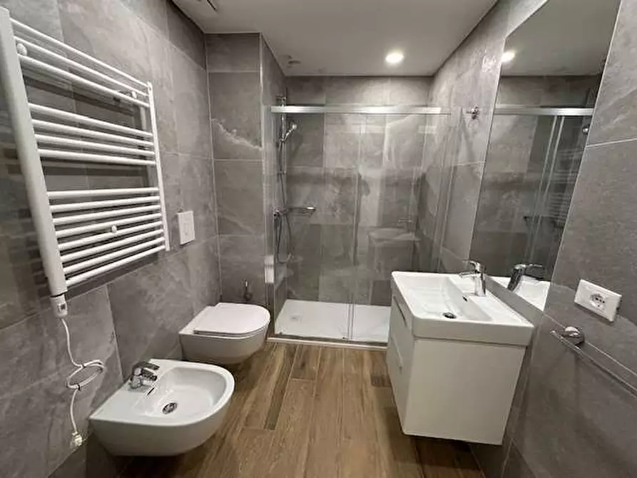 Immagine 9 di Appartamento in vendita  in Via Volta 12 a Uggiate-Trevano