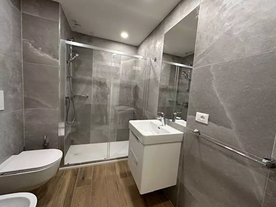 Immagine 10 di Appartamento in vendita  in Via Volta 12 a Uggiate-Trevano