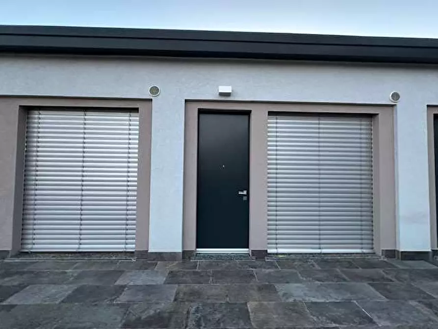 Immagine 14 di Appartamento in vendita  in Via Volta 12 a Uggiate-Trevano