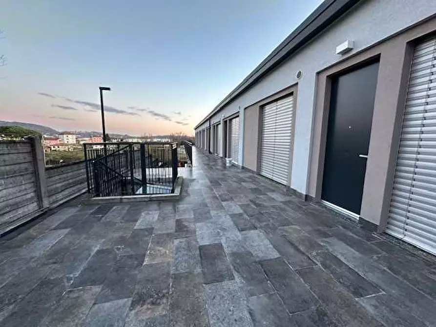 Immagine 16 di Appartamento in vendita  in Via Volta 12 a Uggiate-Trevano