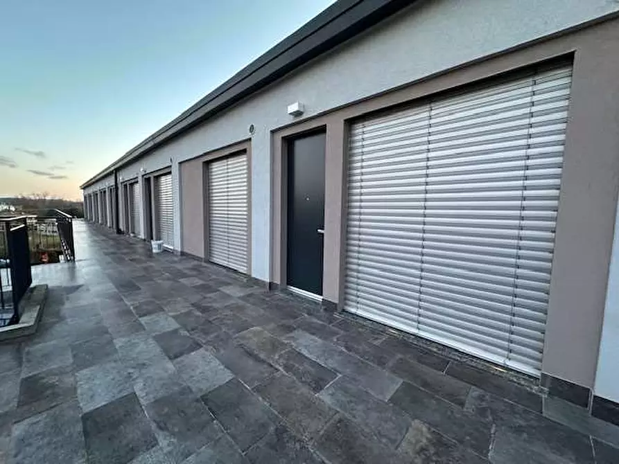 Immagine 15 di Appartamento in vendita  in Via Volta 12 a Uggiate-Trevano