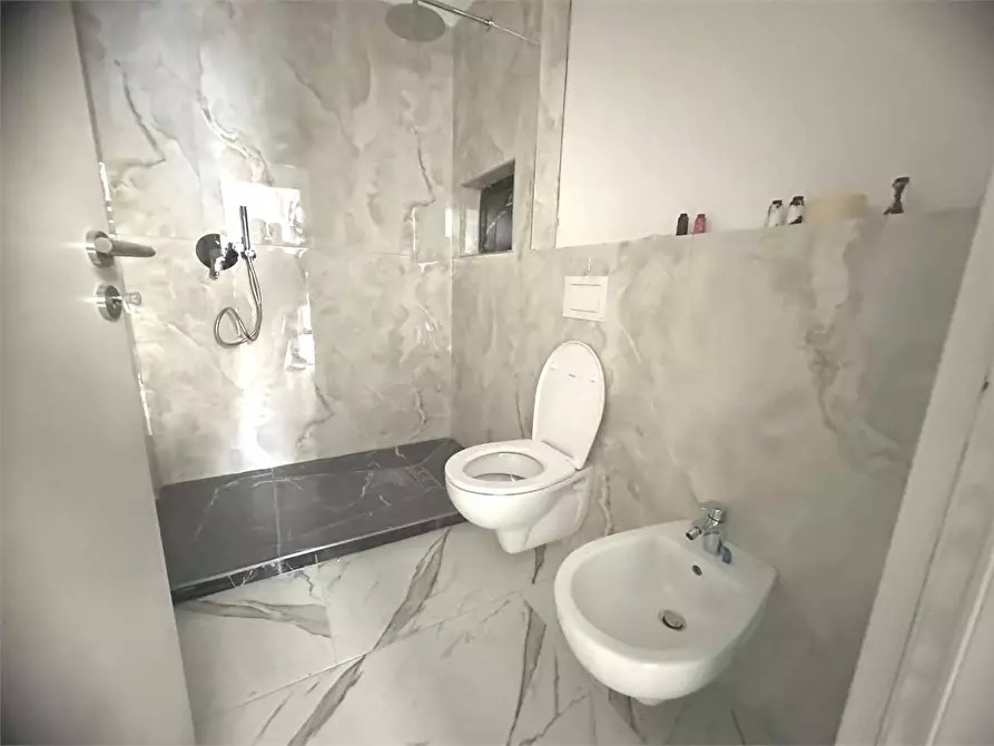 Immagine 3 di Monolocale in affitto  in Via Varesina 53 a Como