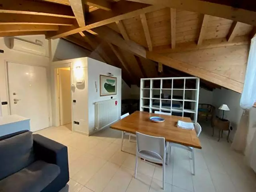 Immagine 14 di Mansarda in vendita  in Via Anzani 15 a Como