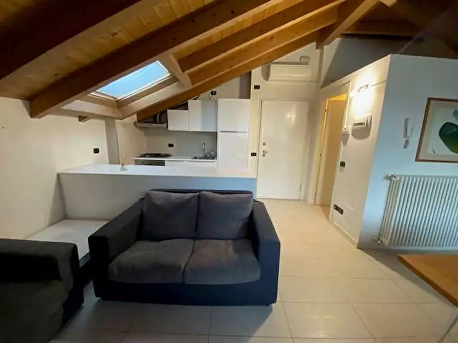 Immagine 10 di Mansarda in vendita  in Via Anzani 15 a Como