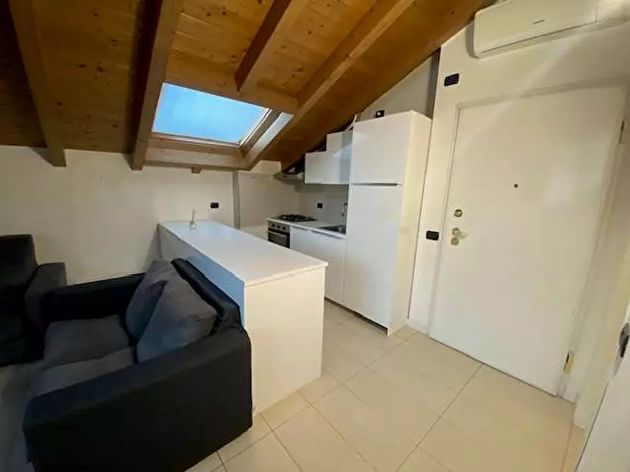 Immagine 11 di Mansarda in vendita  in Via Anzani 15 a Como